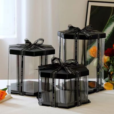 Шестиугольный прозрачный слой коробки торта двойной поднял упаковку именниного пирога